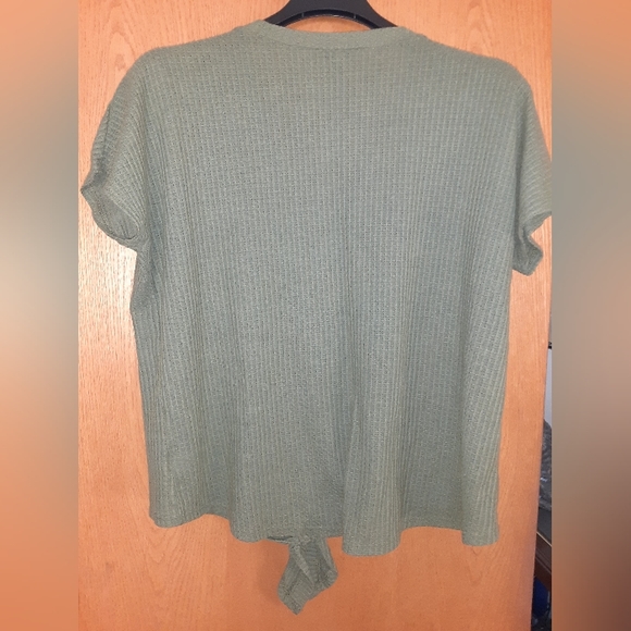 Womens plus size 2X,  Torrid green knit top - Picture 2 of 3